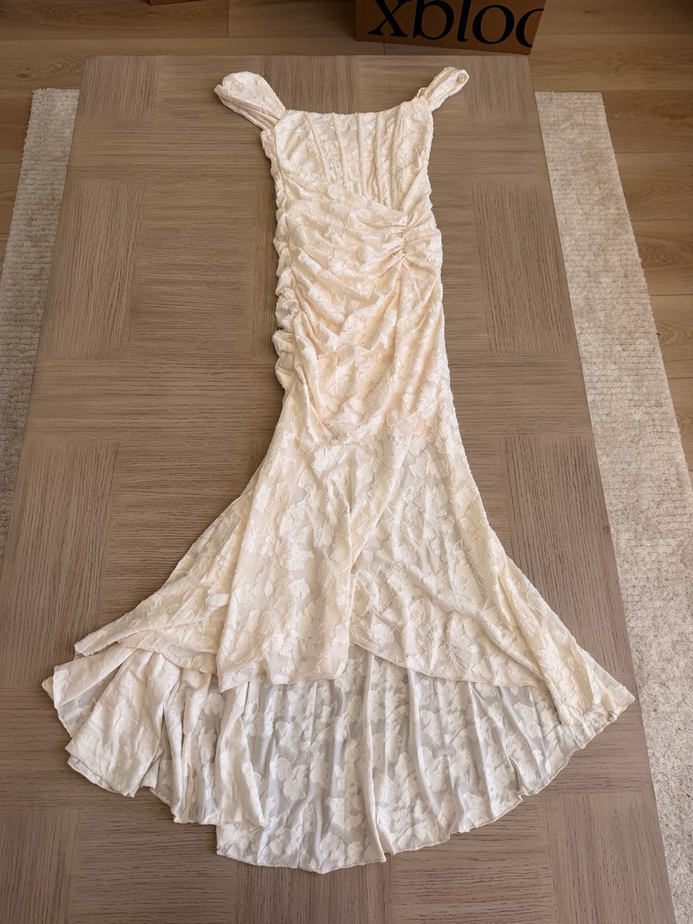 Lace Mermaid Romantic Sleeveless Dress Long With Rouched Back Tapered Train SZ S - Picture 5 of 7